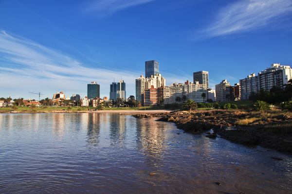 building-montevideo-uruguay.jpg